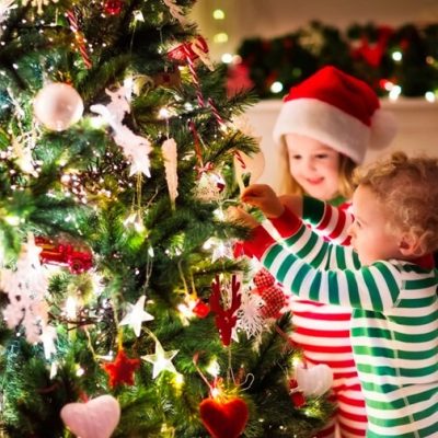 children around the tree